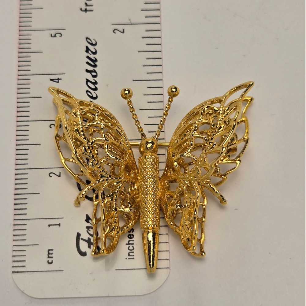 Monet Butterfly Brooch Gold Excellent Vintage Filigree Pin Accessory